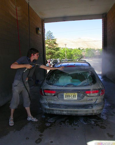 Ford-Taurus-Station-Wagon-Kombi-Car-Wash-Auto-Waschanlage-Carson-City-Nevada-USA-DSCN4776.jpg