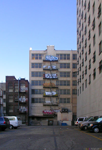 Graffiti-Stairs-Parkinglot-levels-Historic-rotten-alter-heruntergekommener-historischer-Downtown-LA-Los-Angeles-California-Kalifornien-USA-DSCN5436.jpg