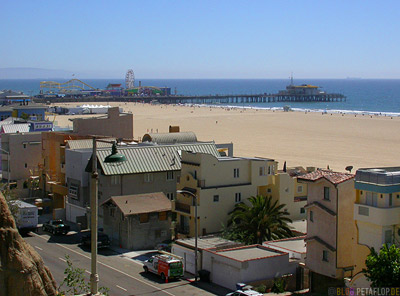 Houses-Highway-1-Santa-Monica-Beach-Sand-Cliffs-Strand-Boardwalk-Footbridge-Steg-Los-Angeles-USA-DSCN5542.jpg