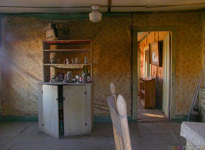 Interior-Inside-Ghosttown-Ghost-town-Geisterstadt-Bodie-California-USA-DSCN4877.jpg