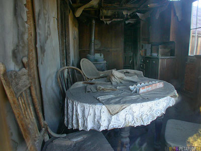 Interior-Inside-Ghosttown-Ghost-town-Geisterstadt-Bodie-California-USA-DSCN4903.jpg