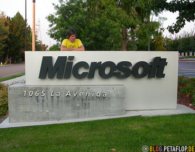 Microsoft-Company-Nameplate-Corporate-Logo-Writing-Firmenschild-Silicon-Valley-Mountain-View-California-Kalifornien-USA-DSCN5349.jpg