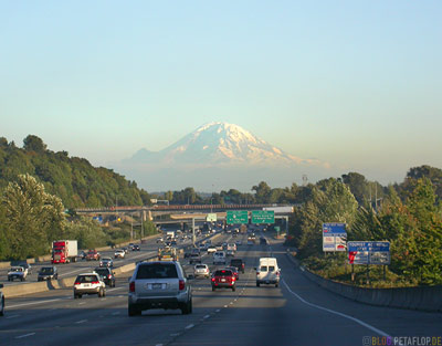 Mount-Rainier-Mt-Rainier-Highway-5-Seattle-Washington-USA-DSCN3494.jpg