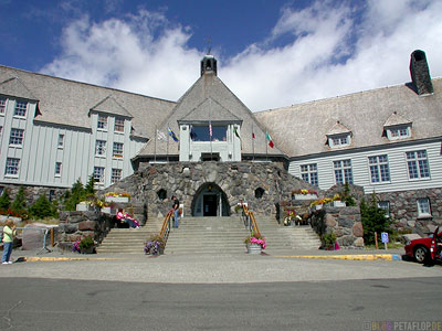 Mt-Mount-Hood-Timberline-Lodge-front-outside-Hotel-from-the-movie-Shining-Portland-Oregon-USA-DSCN3839.jpg