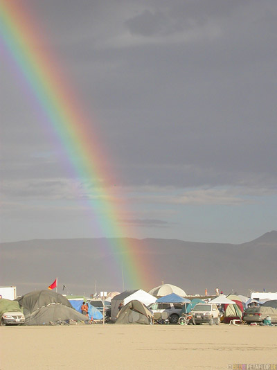 Regenbogen-Rainbow-Black-Rock-City-Zeltstadt-Burning-Man-2007-Friday-Freitag-Black-Rock-Desert-Nevada-USA-DSCN4464.jpg