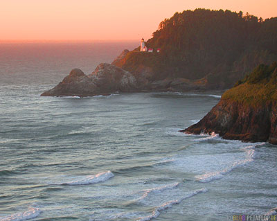 Seaside-Waves-Wellen-Leuchtturm-Heceta-Head-Lighthouse-State-Scenic-Viewpoint-Oregon-Coast-Oregon-USA-DSCN3957.jpg