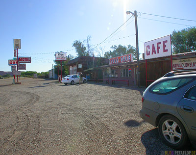 Cottonwood-Motel-Cafe-Bluff-Utah-USA-DSCN6532.jpg