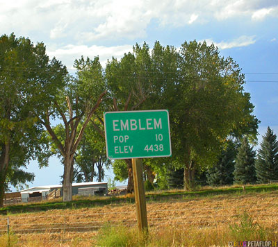 Emblem-town-sign-Wyoming-USA-00252.jpg