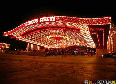 Entrance-Circus-Circus-Hotel-Casino-Neon-Lights-Licht-Strip-Las-Vegas-Nevada-USA-DSCN5888.jpg