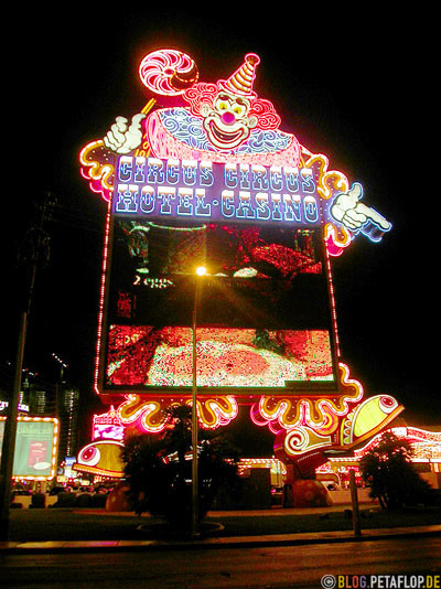 Giant-Neon-Clown-Screen-Circus-Circus-Hotel-Casino-Strip-Las-Vegas-Nevada-USA-DSCN5880.jpg