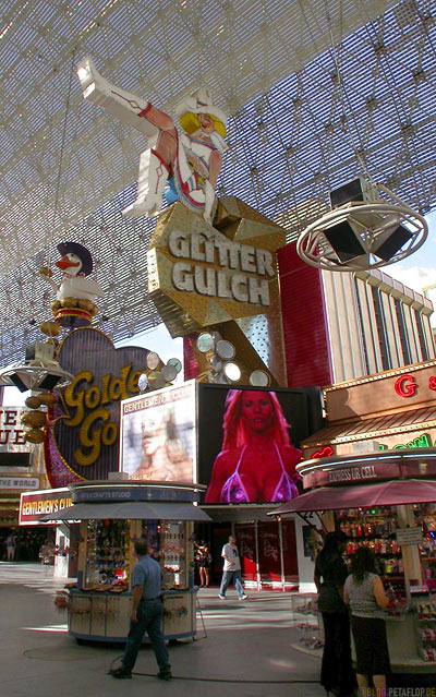 Glitter-Gulch-Sky-Parade-Fremont-Street-Las-Vegas-Nevada-USA-DSCN5918.jpg