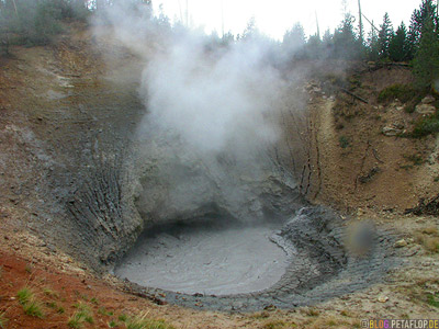 Mudpot-Paintpot-Schlammtopf-hot-spring-heisse-Quelle-Yellowstone-National-Park-Wyoming-USA-DSCN6923.jpg