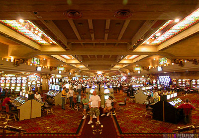 New-York-New-York-Hotel-Casino-inside-interior-Spielautomaten-Las-Vegas-Nevada-USA-DSCN6022.jpg