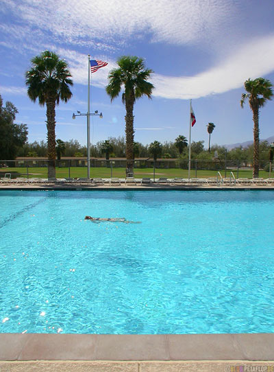 Swimming-Pool-Palms-Palmen-Furnace-Creek-Ranch-Death-Valley-California-Kalifornien-USA-DSCN5711.jpg