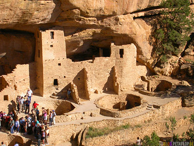 tourists-Cliff-Palace-Mesa-Verde-National-Park-UNESCO-World-Heritage-Weltkulturerbe-Colorado-USA-DSCN6567.jpg