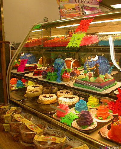 confectionery-Bakery-Cakes-Kuchen-Motiv-Geburtstagstorte-Kruemelmonster-Spiderman-Torten-birthday-counter-Theke-Baecker-Konditorei-Oklahoma-City-OK-USA-DSCN7393.jpg