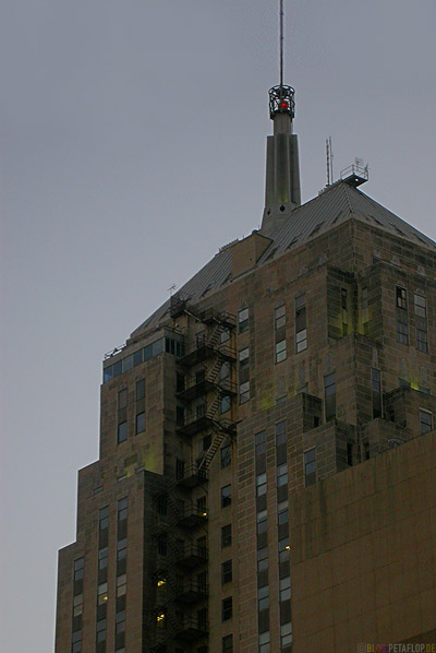 fire-escape-high-rise-building-Hochhaus-Feuertreppe-Downtown-Oklahoma-City-OK-USA-DSCN7463.jpg