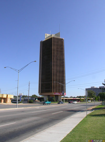 High-rise-apartment-building-Hochhaus-Oklahoma-City-OK-USA-DSCN7367.jpg