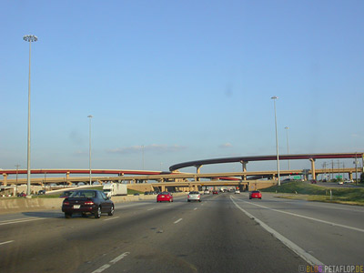 Highway-Road-Bridges-Ueberfuehrung-Autobahn-Driving-into-Dallas-Einfahrt-nach-Dallas-Texas-USA-DSCN7480.jpg