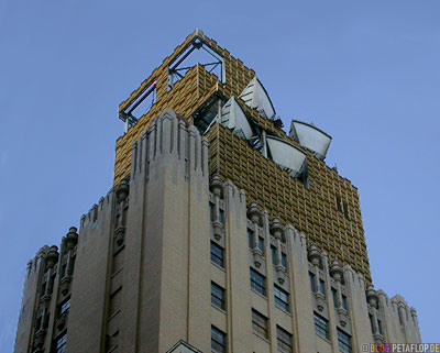 Old-high-rise-building-with-transmitting-antennae-Altes-Hochhaus-mit-Sendeantennen-Oklahoma-City-OK-USA-DSCN7474.jpg