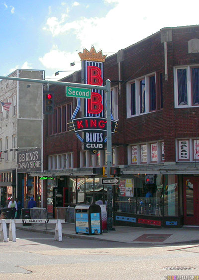 BB-Kings-Blues-Club-Company-Store-Beale-Street-Memphis-Tennessee-TN-USA-DSCN7900.jpg