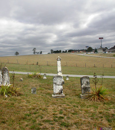 Cemetary-Friedhof-near-Roanoke-Virginia-VA-USA-DSCN8206.jpg