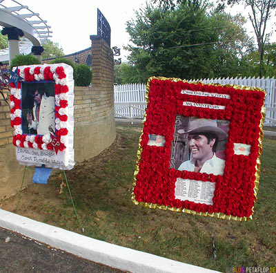 Elvis-Presley-30th-anniversary-of-death-day-obit-30-30ster-Todestag-Graceland-Memphis-Tennessee-TN-USA-DSCN7854.jpg