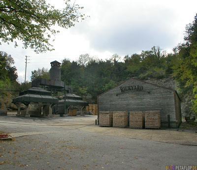 Jack-Daniels-Whiskey-Distillery-Visitor-Center-Lynchburg-Tennessee-TN-USA-DSCN8009.jpg