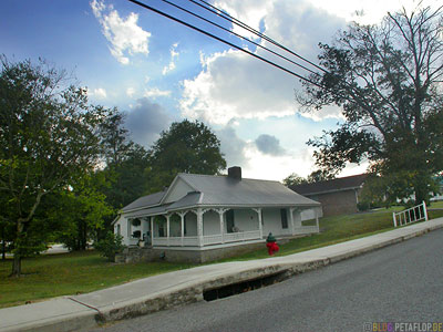 old-downtown-part-Lynchburg-Tennessee-TN-USA-DSCN8057.jpg