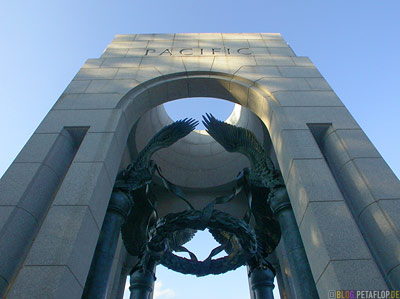 Pacific-tower-WWII-Memorial-National-Mall-Washington-DC-USA-DSCN8309.jpg