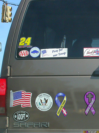 Support-our-troops-Jesus-is-Lord-Pray-for-our-Troop-car-Ribbon-Stickers-magnets-Auto-Aufkleber-Baltimore-Maryland-USA-DSCN8400.jpg