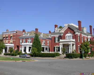 white-columns-weisse-Saeulen-old-houses-Altbauten-Monument-Avenue-Richmond-Virginia-VA-USA-DSCN8227.jpg