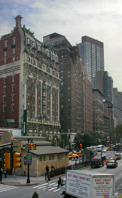 Broadway-corner-W72-Street-Downtown-Manhattan-NYC-New-York-City-USA-DSCN8512.jpg