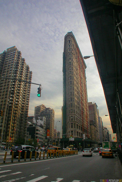 Flatiron-Building-Downtown-Manhattan-NYC-New-York-City-USA-DSCN8539.jpg