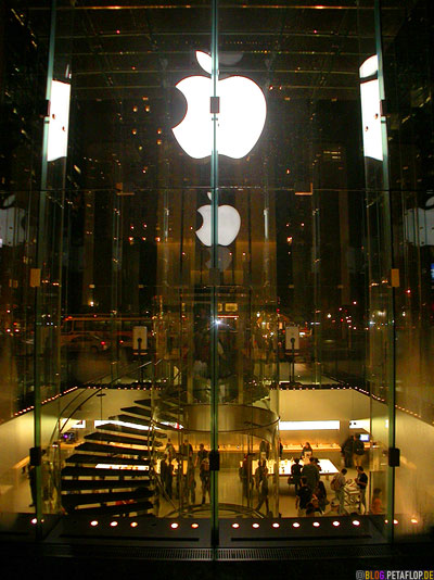 Apple Store Entrance