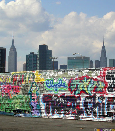 New-York-City-Skyline-Empire-State-Building-Chrysler-backside-Graffiti-Five-Points-5Pointz-warehouse-Lagerhalle-Brooklyn-USA-DSCN8734.jpg