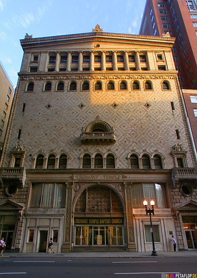 entrance-Tremont-Theatre-Temple-Babtist-Chruch-1896-Greek-Revival-style-playhouse-1827-Boston-Massachusetts-MA-USA-DSCN8903.jpg