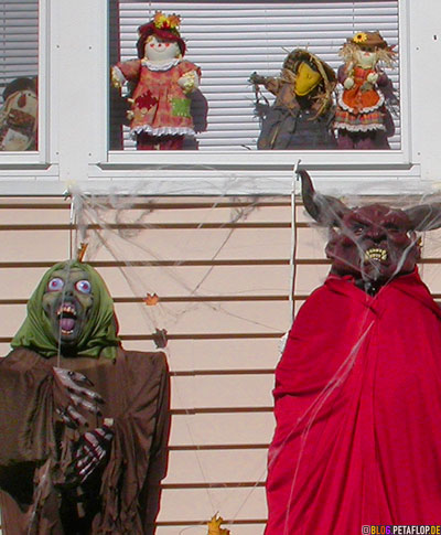 Halloween-Ghost-Devil-Puppets-Canton-MA-Massachusetts-USA-DSCN8863.jpg