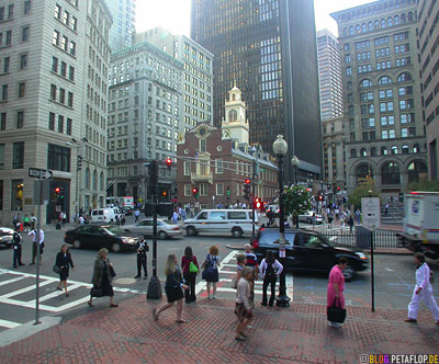 Old-State-House-declaration-of-independence-balcony-Downtown-Boston-Massachusetts-MA-USA-DSCN8888.jpg