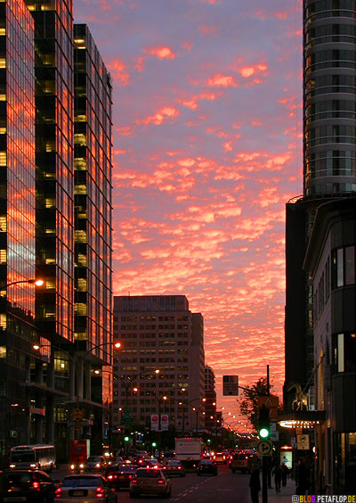 sunset-afterglow-red-clouds-Downtown-Montreal-Abendrot-rote-Wolken-Sonnenuntergang-Quebec-Canada-DSCN8959.jpg